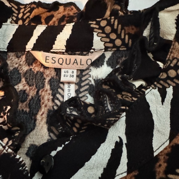 EsQualo Animal Print Button Blouse – Elegant Ruffle Detail –  New - Picture 3 of 9